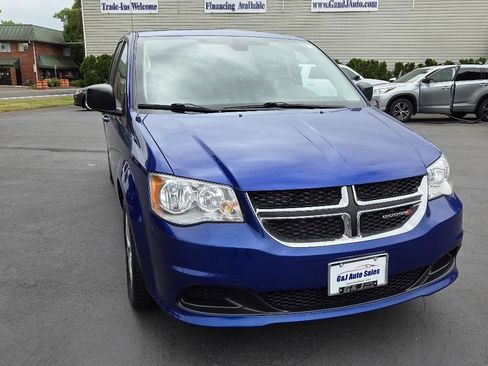 Used 2018 Dodge Grand Caravan SE w/ UConnect Hands-Free Group FWD image 4