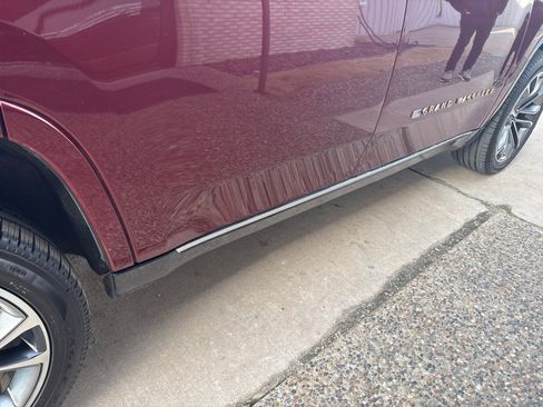 Used 2022 Jeep Grand Wagoneer Series III w/ Rear Seat Video Group 1 image 13