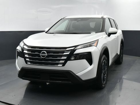 Used 2024 Nissan Rogue SV AWD/4WD image 3