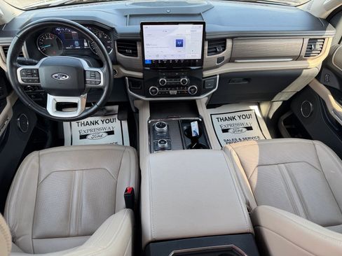 Used 2024 Ford Expedition Limited AWD/4WD image 18