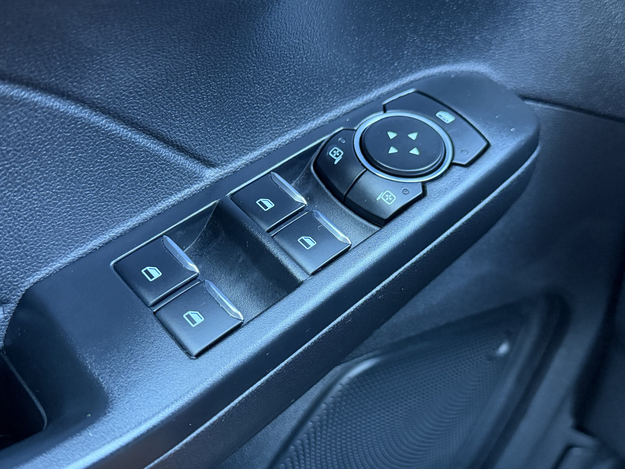 Used 2025 Ford Escape ST-Line Select AWD/4WD image 24
