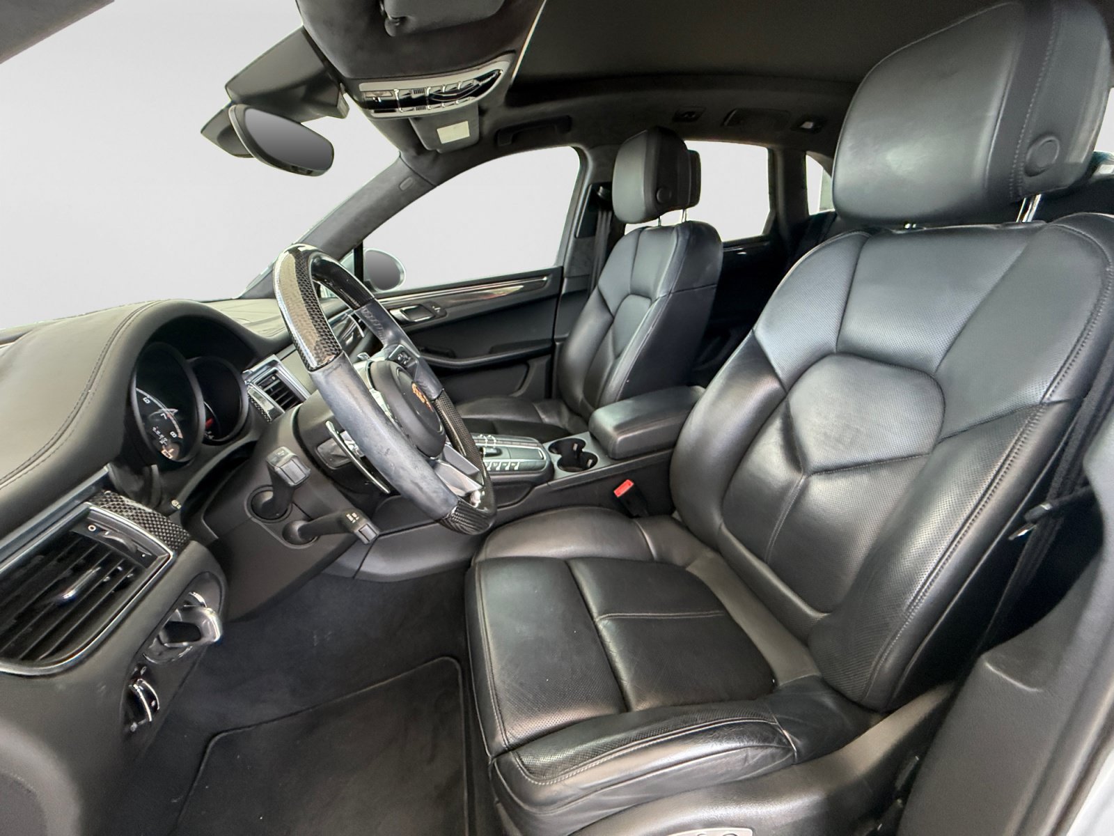 Used 2015 Porsche Macan Turbo AWD/4WD image 10