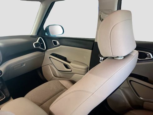 Used 2020 Kia Soul S FWD image 21