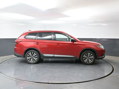 Used 2019 Mitsubishi Outlander ES FWD image 3