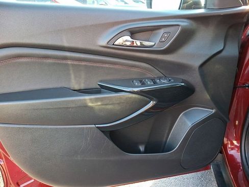 Used 2024 Chevrolet Trax RS w/ Sunroof Package image 13