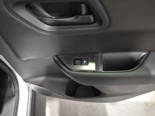 Used 2025 Nissan Rogue S AWD/4WD image 22