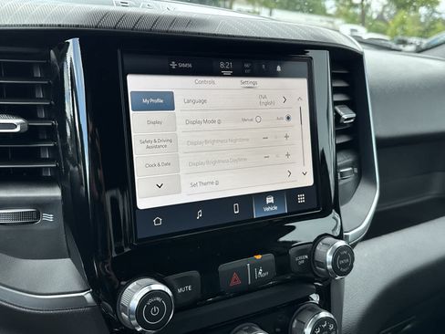 New 2026 RAM 1500 Express AWD/4WD image 16
