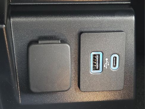 Certified 2022 Ford Explorer Limited w/ Limited Technology Package AWD/4WD image 18