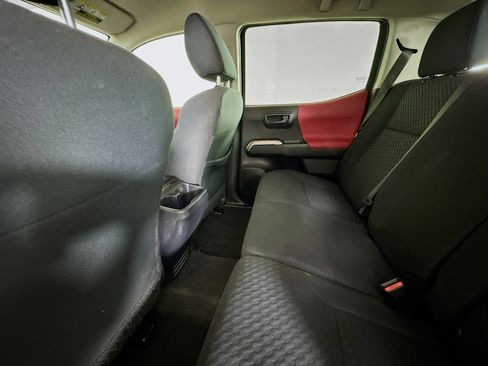 Used 2021 Toyota Tacoma SR5 RWD image 22