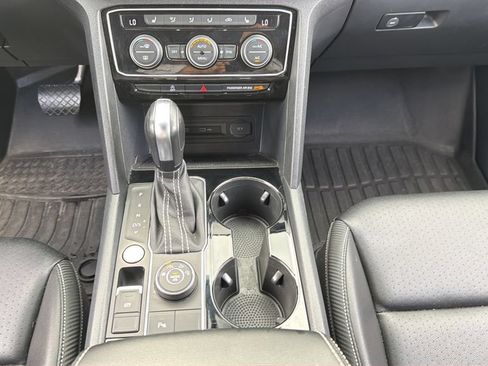 Used 2022 Volkswagen Atlas Cross Sport SE AWD/4WD image 20