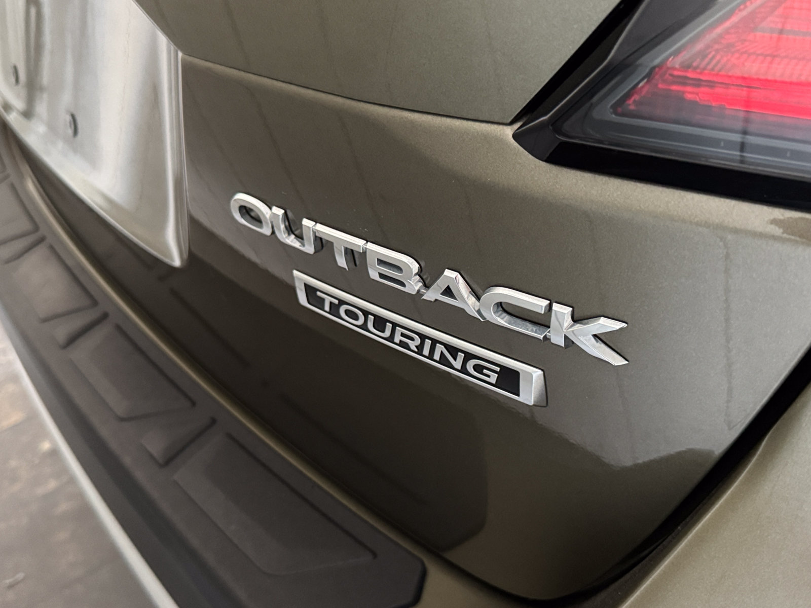 Used 2024 Subaru Outback Touring AWD/4WD image 4