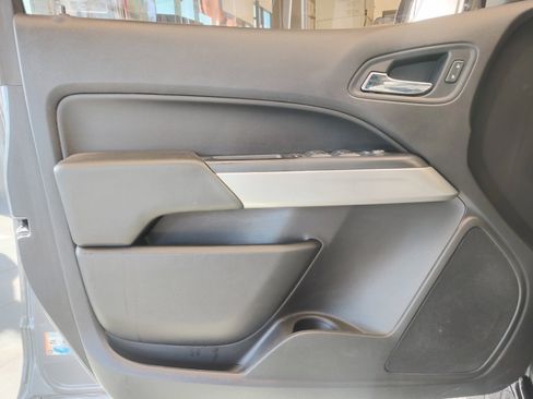 Used 2019 Chevrolet Colorado LT w/ LT Convenience Package image 24