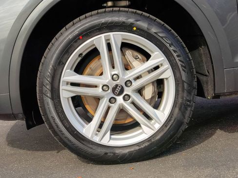 Used 2022 Audi Q5 e Premium w/ Convenience Package image 12