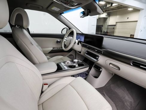 Used 2023 Genesis GV60 Advanced AWD/4WD image 30