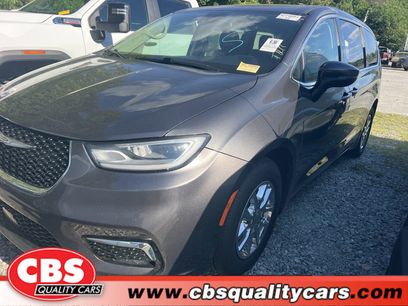 Used 2023 Chrysler Pacifica Touring-L