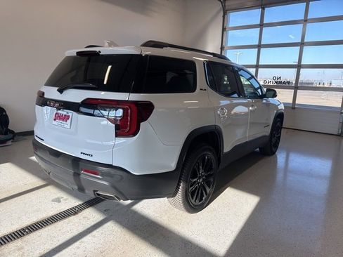 Used 2023 GMC Acadia SLE w/ Driver Convenience Package image 7
