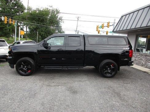 Used 2017 Chevrolet Silverado 1500 LT w/ Redline Edition AWD/4WD image 5