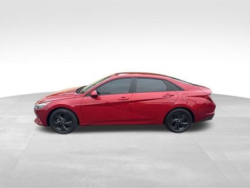 Used 2023 Hyundai Elantra SEL w/ Cargo Package FWD image 6