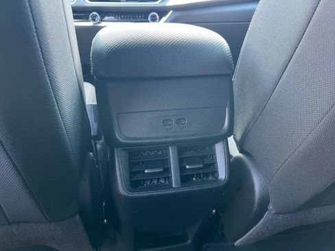 Used 2025 Chevrolet Equinox LT FWD image 22