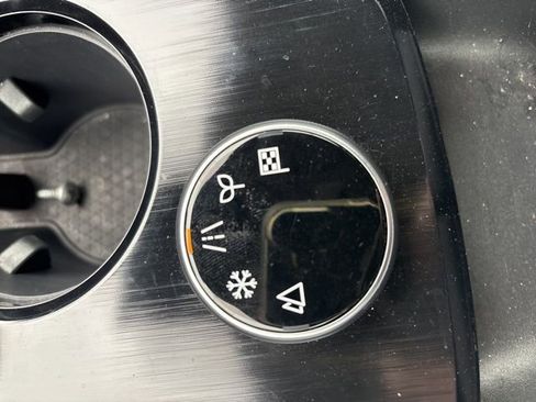 Used 2023 Nissan Rogue S image 33