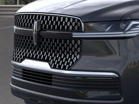 New 2025 Lincoln Navigator L Reserve image 17