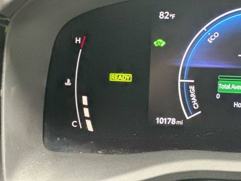 Used 2025 Toyota Camry SE image 14