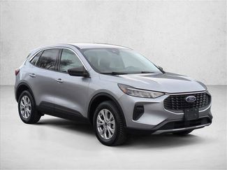 Used 2024 Ford Escape Active video 3