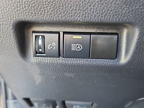 Used 2023 Toyota RAV4 XLE FWD image 25