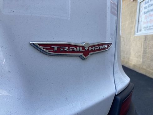 Used 2022 Jeep Cherokee Trailhawk w/ Sun, Sound & Nav Group image 9