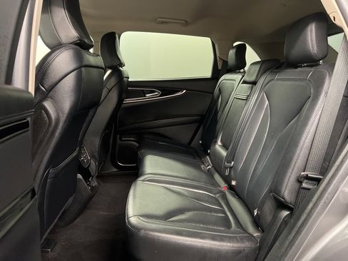 Certified 2022 Lincoln Nautilus AWD image 25