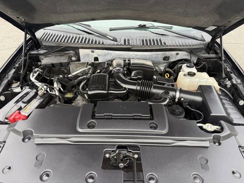Used 2012 Ford Expedition XLT image 28