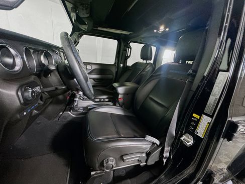 Used 2021 Jeep Wrangler Rubicon w/ Cold Weather Group image 13