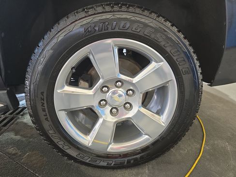 Used 2018 Chevrolet Tahoe Premier AWD/4WD image 34