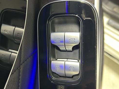 Used 2022 Mercedes-Benz S 580 4MATIC Sedan w/ AMG Line Package image 26