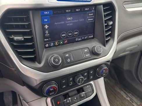 Used 2023 GMC Acadia SLT w/ LPO, Floor Liner Package image 5