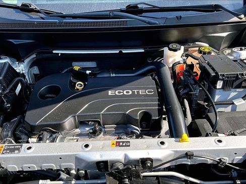 Used 2021 Chevrolet Equinox LS w/ LS Convenience Package image 29