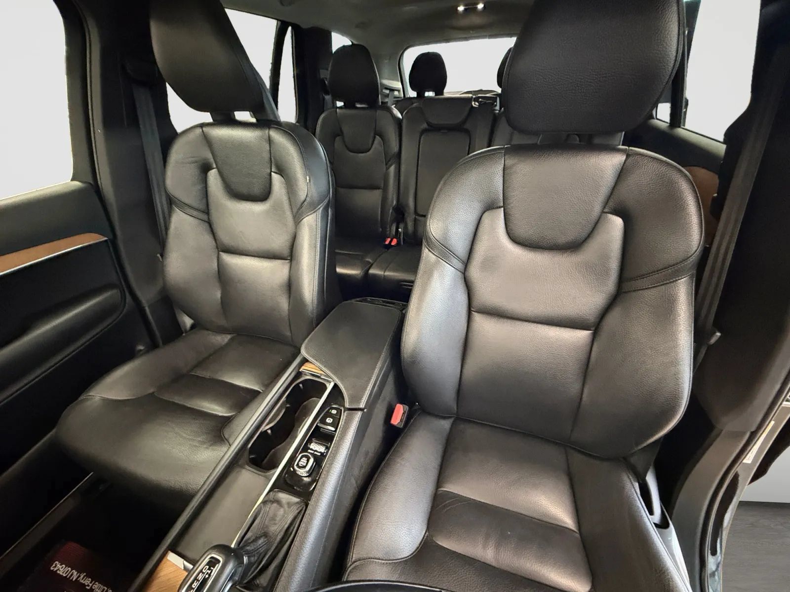 Used 2021 Volvo XC90 T6 Momentum w/ Advanced Package AWD/4WD image 13