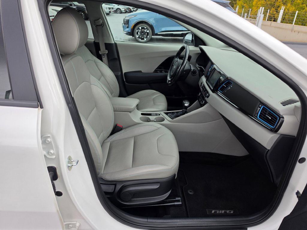 Used 2019 Kia Niro EX Premium FWD image 10