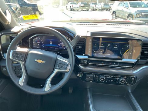 Used 2025 Chevrolet Silverado 2500 LT image 16