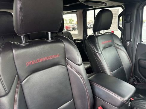 Used 2019 Jeep Wrangler Unlimited Rubicon w/ Advanced Safety Group AWD/4WD image 27