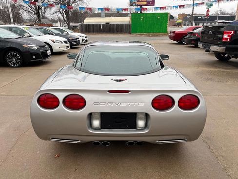 Used 2004 Chevrolet Corvette Coupe w/ Roof Package image 7