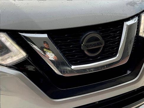 Used 2020 Nissan Rogue SL FWD image 29