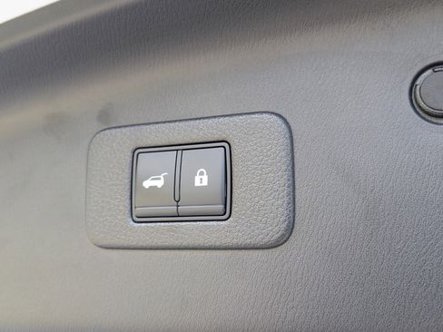 Certified 2021 Nissan Armada SL image 17