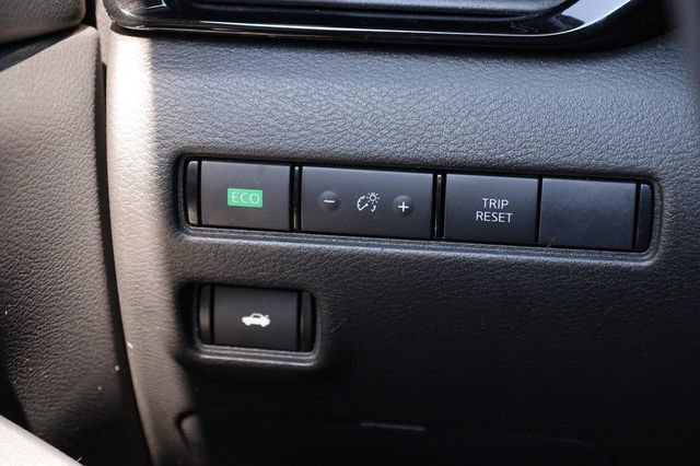 Used 2024 Nissan Sentra SV FWD image 20
