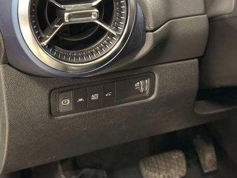 Used 2025 Chevrolet Equinox EV LT FWD image 13
