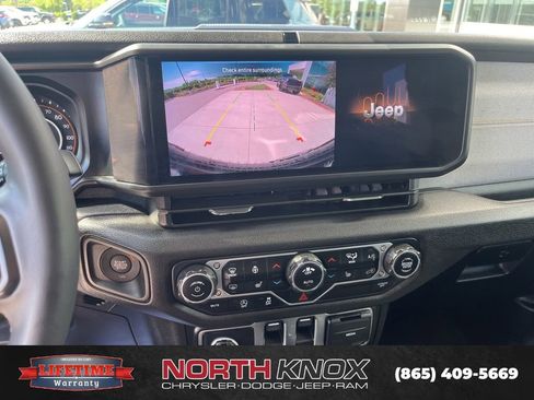 Used 2025 Jeep Wrangler Sport AWD/4WD image 11