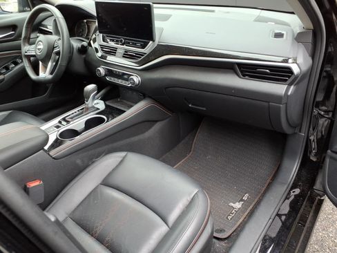 Used 2023 Nissan Altima 2.0 SR FWD image 8
