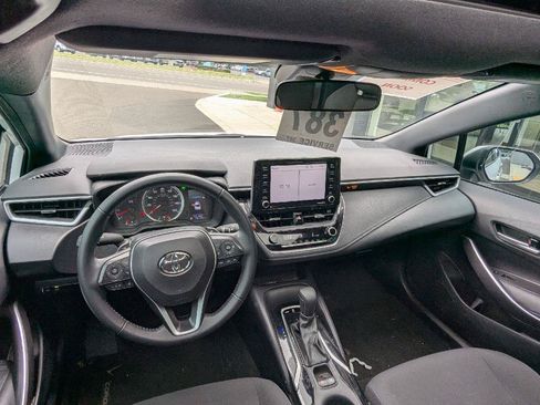 Used 2022 Toyota Corolla SE w/ SE Premium Package FWD image 12