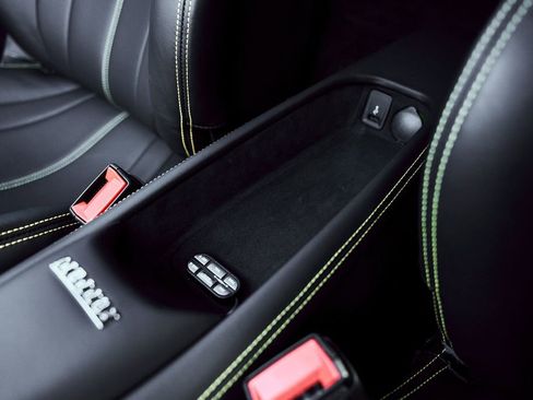 Used 2021 Ferrari F8 Tributo image 63