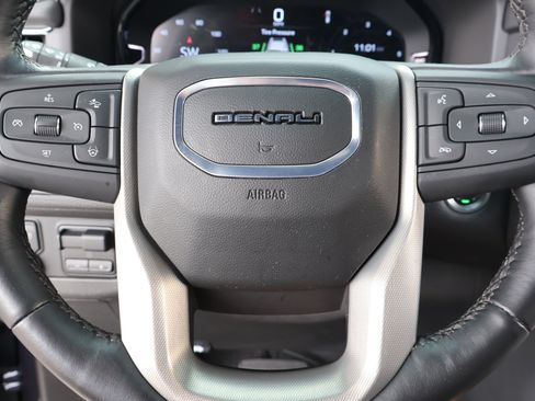 Used 2024 GMC Yukon Denali w/ Advanced Technology Package AWD/4WD image 28